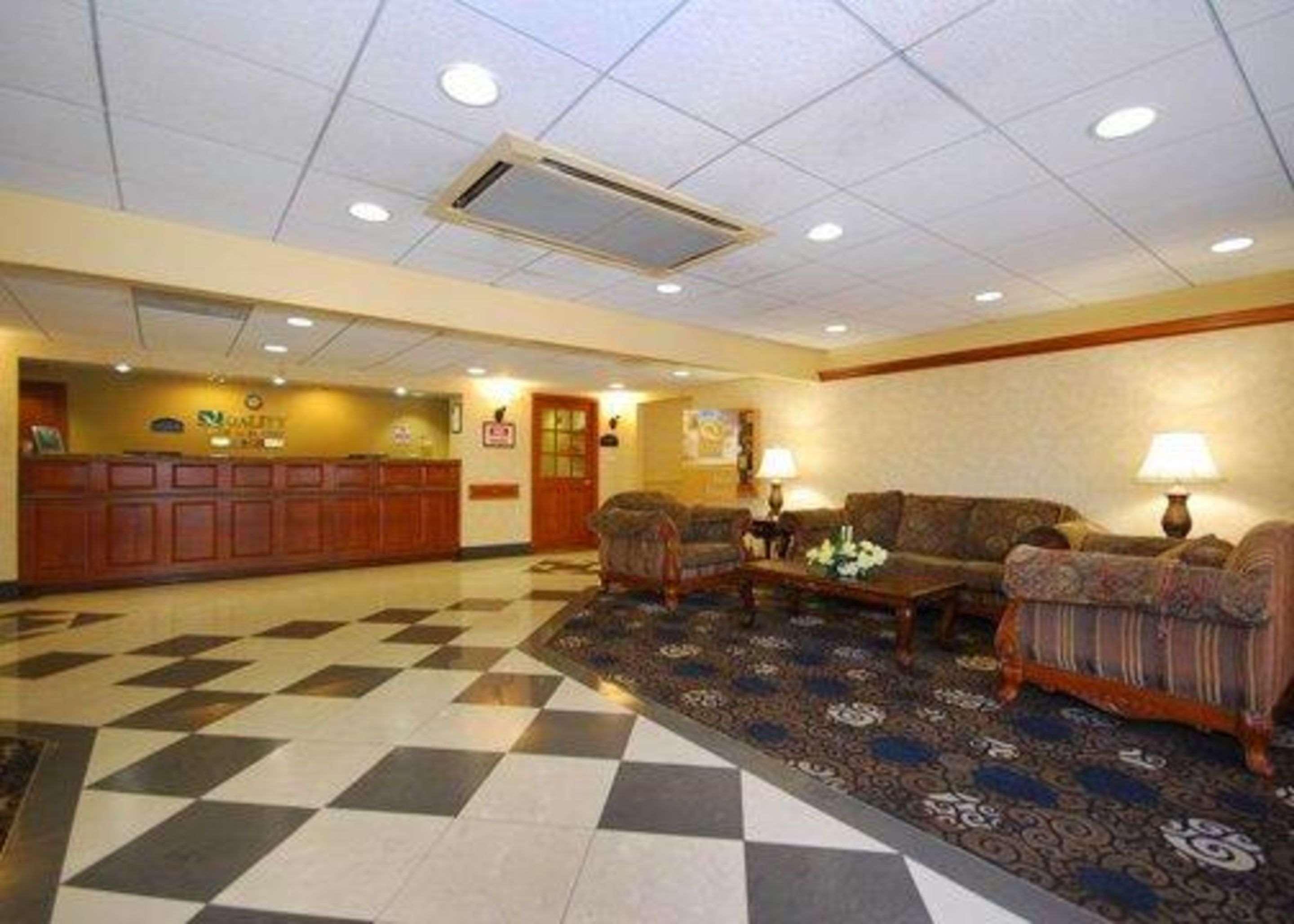 Quality Inn&Suites Bensalem Extérieur photo