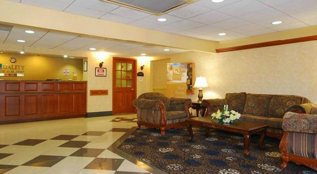Quality Inn&Suites Bensalem Extérieur photo